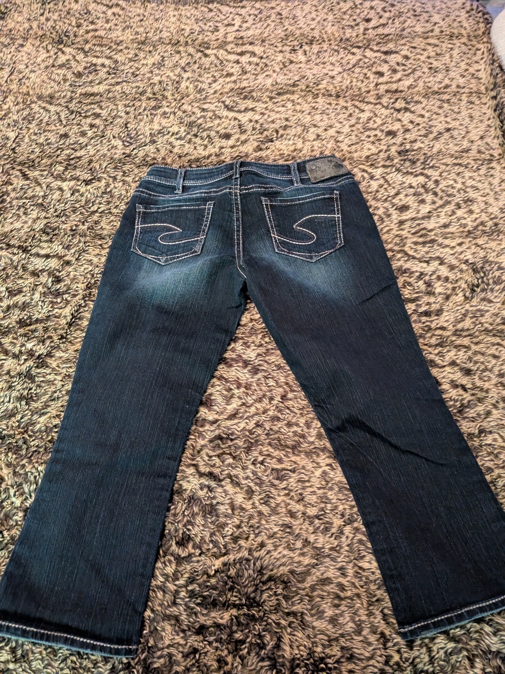 Silver Jeans Women’s Dark Blue No Kick Flare Capris - Picture 3 of 5